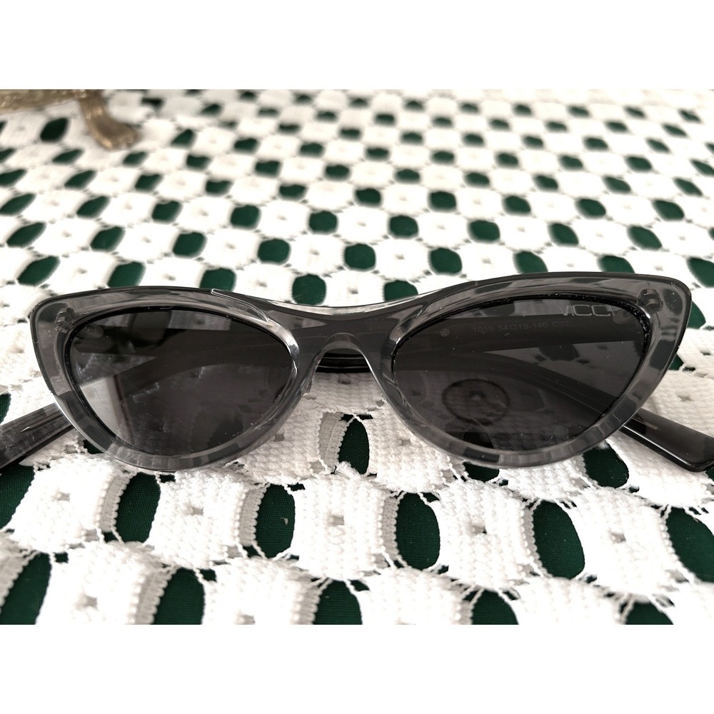 VICCI Viola‎ Cat Eye Sunglasses Smoke Grey Translucent Frames Polarized